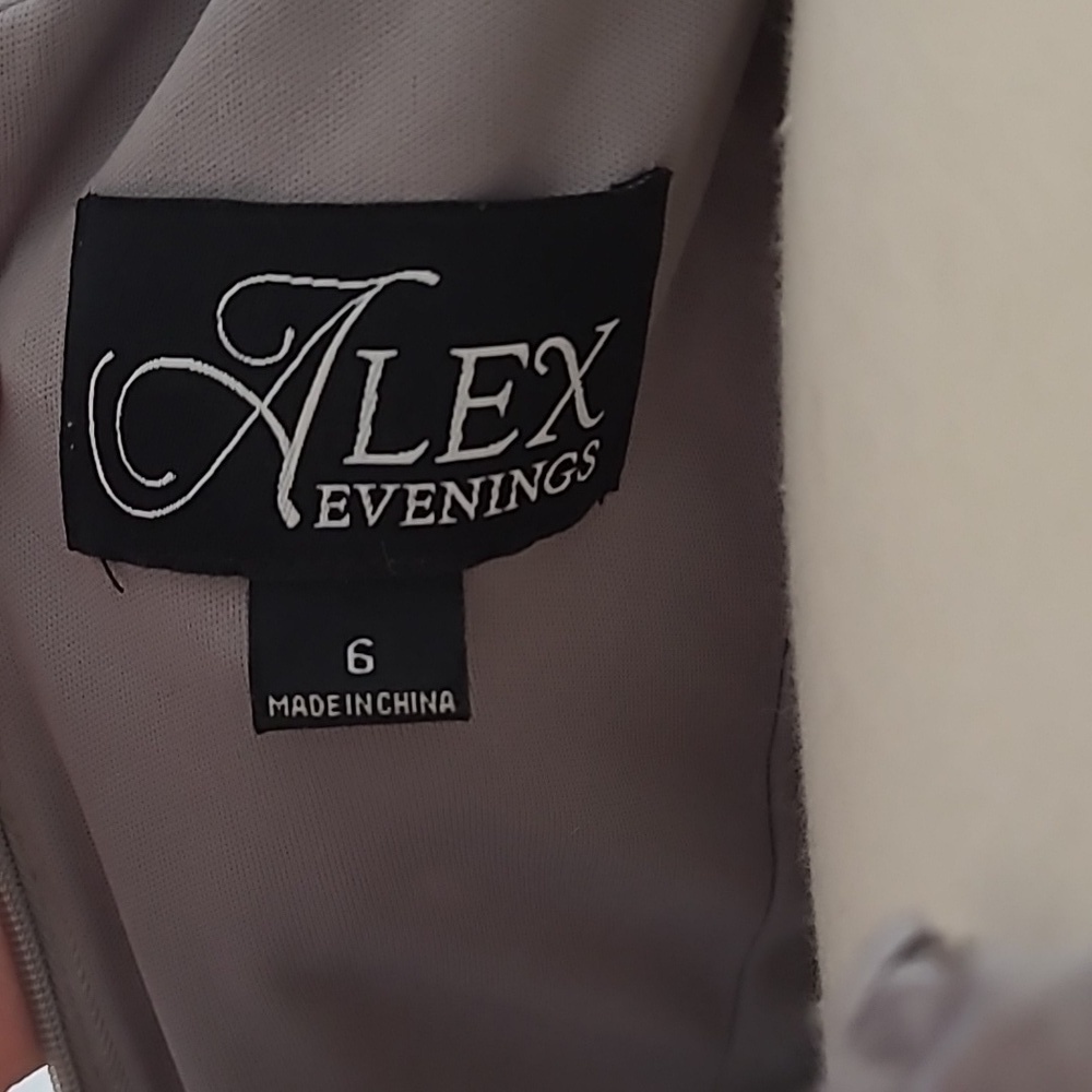 Alex Evening Size 6 Grey Sequined, Flowery Formal, Full Length Dress - Picture 5 of 6